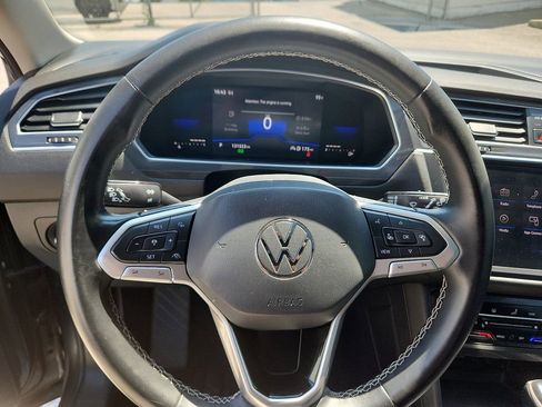 Used 2022 Volkswagen Tiguan SE AWD/4WD image 14