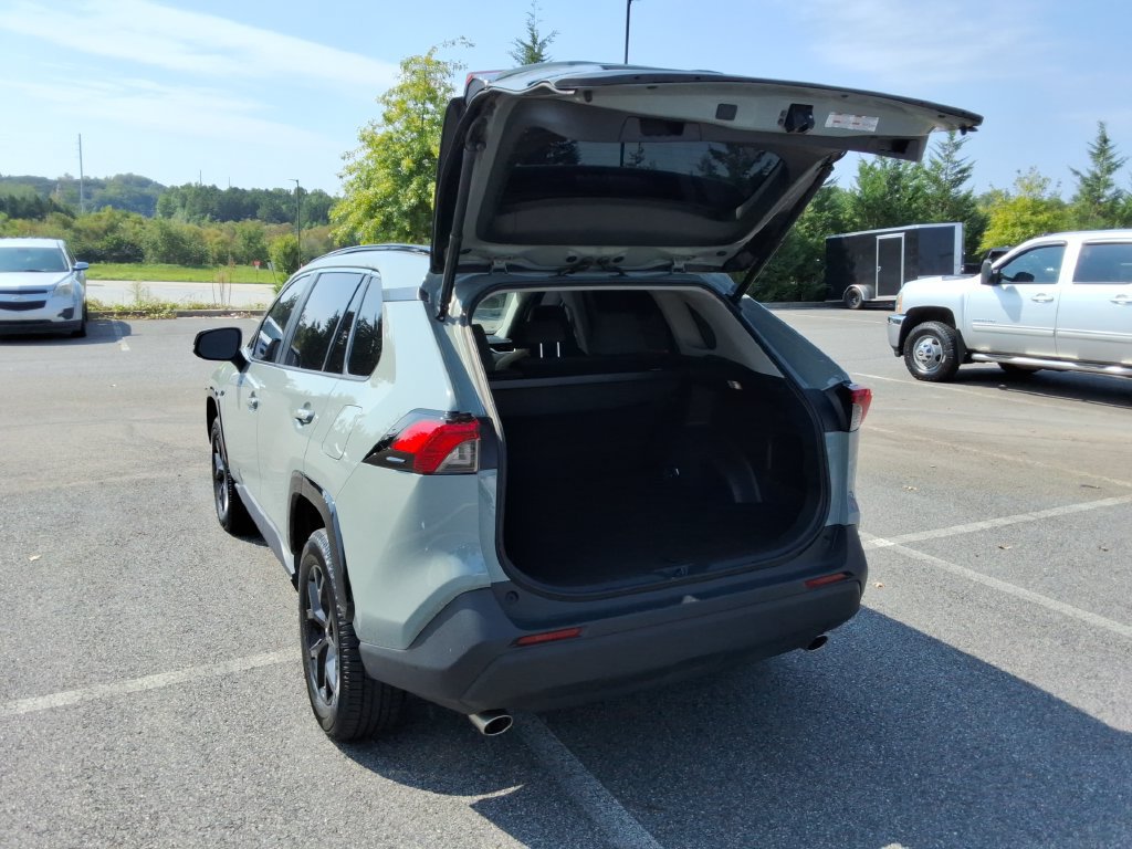 Used 2023 Toyota RAV4 XLE w/ Convenience Package FWD image 15