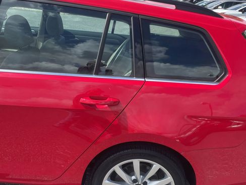 Used 2016 Volkswagen Golf SE FWD image 12