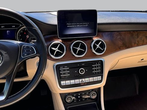 Certified 2019 Mercedes-Benz GLA 250 4MATIC image 7