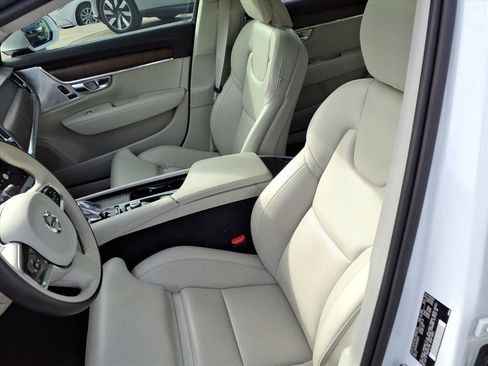 Used 2022 Volvo S90 B6 Inscription w/ Advanced Package image 19