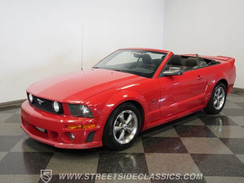 Used 2005 Ford Mustang GT image 8