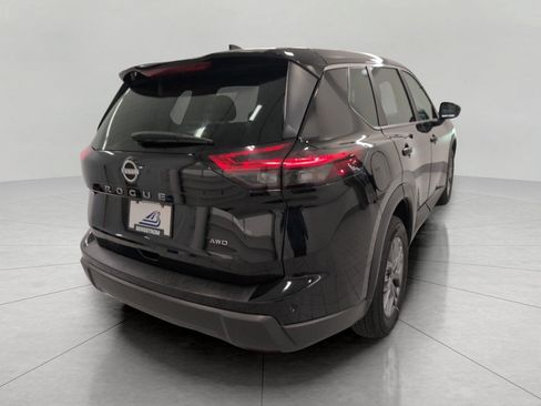 Used 2024 Nissan Rogue S AWD/4WD image 19