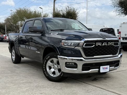 Used 2025 RAM 1500 Big Horn image 2