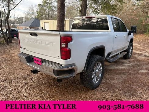 Used 2022 Chevrolet Silverado 2500 LT w/ Convenience Package image 14