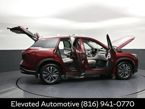 Certified 2026 INFINITI QX60 Luxe w/ Cargo Package AWD/4WD image 36