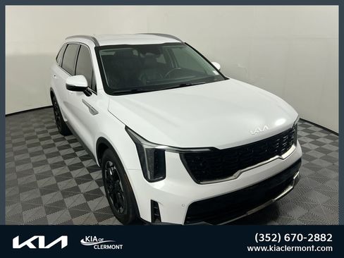 Certified 2024 Kia Sorento S FWD image 1