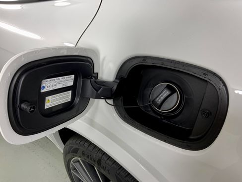 New 2026 Maserati Grecale Modena image 12