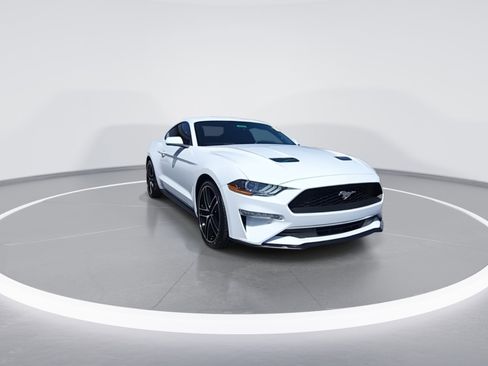 Used 2018 Ford Mustang Coupe RWD image 5