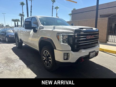 Certified 2022 GMC Sierra 2500 AT4 w/ AT4 Preferred Package AWD/4WD image 3
