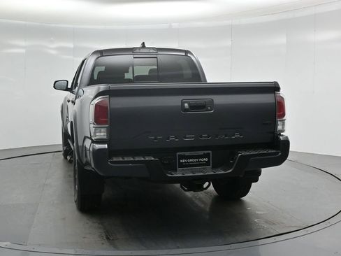 Used 2020 Toyota Tacoma TRD Off-Road w/ Technology Package image 25
