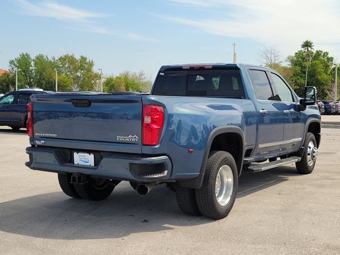Used 2024 Chevrolet Silverado 3500 High Country w/ Technology Package AWD/4WD image 6