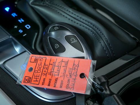 New 2025 Hyundai Elantra Limited image 36