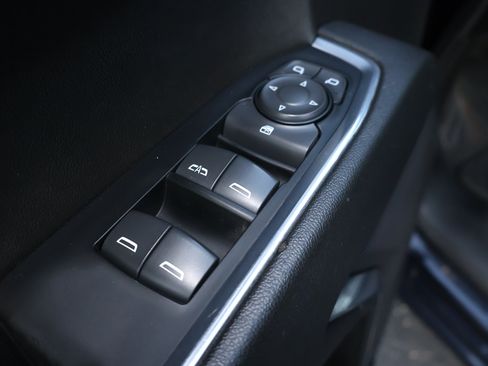 Used 2024 Chevrolet Silverado 1500 LT RWD image 8