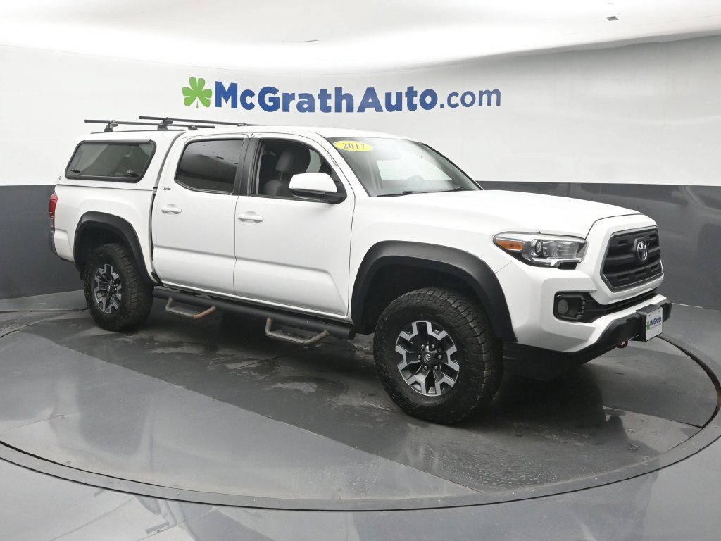 Used 2017 Toyota Tacoma SR5 w/ Tow Package AWD/4WD image 2