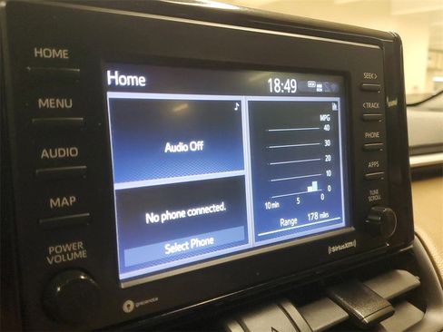 Used 2021 Toyota RAV4 LE image 25