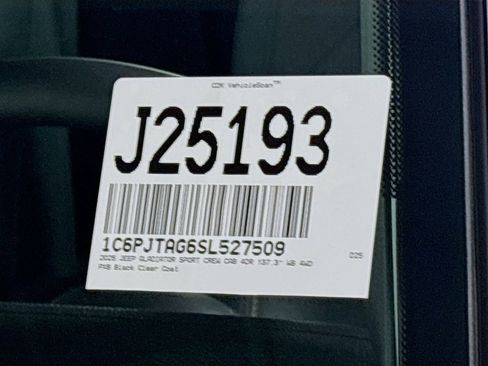 New 2025 Jeep Gladiator Willys image 26