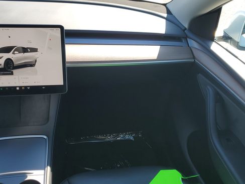 Used 2024 Tesla Model Y Long Range image 16