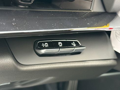 New 2026 Chevrolet Corvette Stingray Preferred Conv w/ Stealth Interior Trim Package RWD image 17