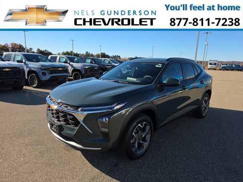 New 2026 Chevrolet Trax LT image 3