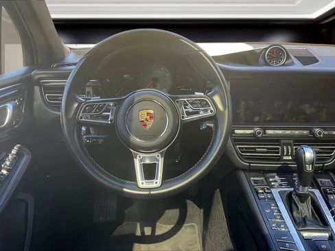 Used 2021 Porsche Macan S image 5