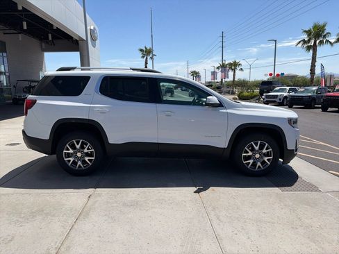 Used 2023 GMC Acadia SLT AWD/4WD image 6