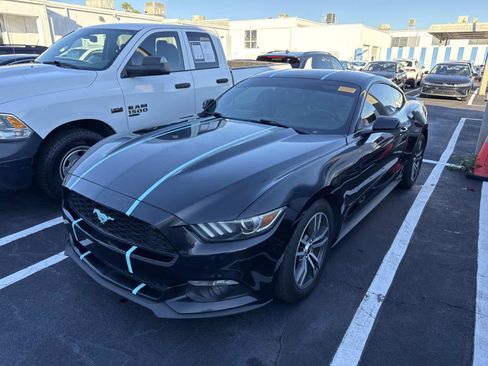 Used 2016 Ford Mustang Premium image 4