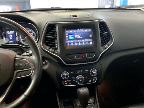 Used 2021 Jeep Cherokee Latitude Plus image 7