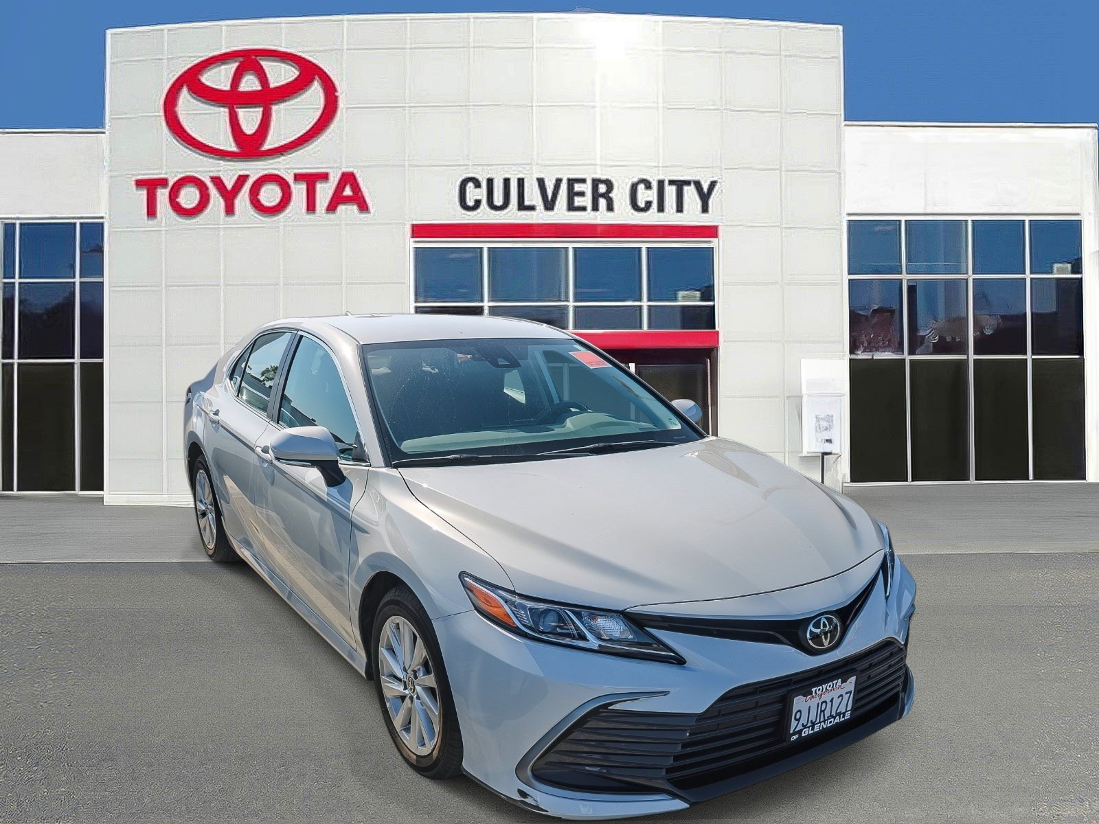 Used 2024 Toyota Camry LE FWD image 1