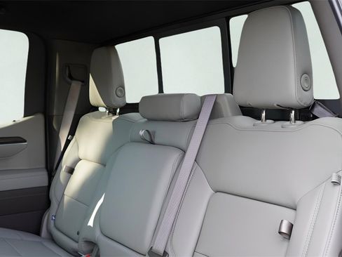 New 2026 GMC Sierra 1500 SLT image 24