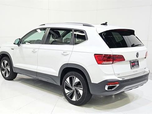 Used 2024 Volkswagen Taos SE AWD/4WD image 6