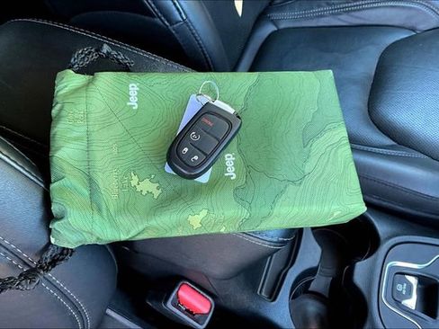 Used 2020 Jeep Cherokee Latitude Lux w/ Quick Order Package 2YH Lux image 10