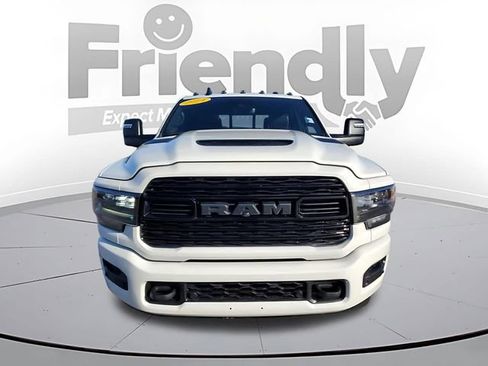Used 2024 RAM 3500 Limited AWD/4WD image 8