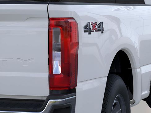 New 2026 Ford F350 XL w/ XL Chrome Package image 21