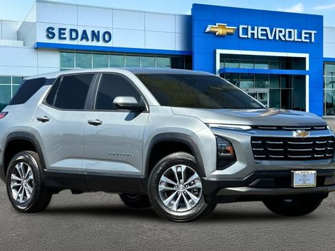 New 2026 Chevrolet Equinox LT FWD image 2