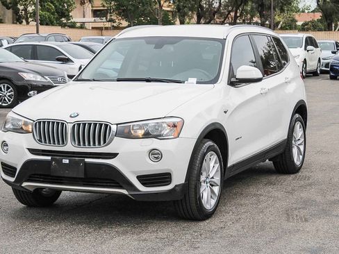 Used 2017 BMW X3 sDrive28i image 3