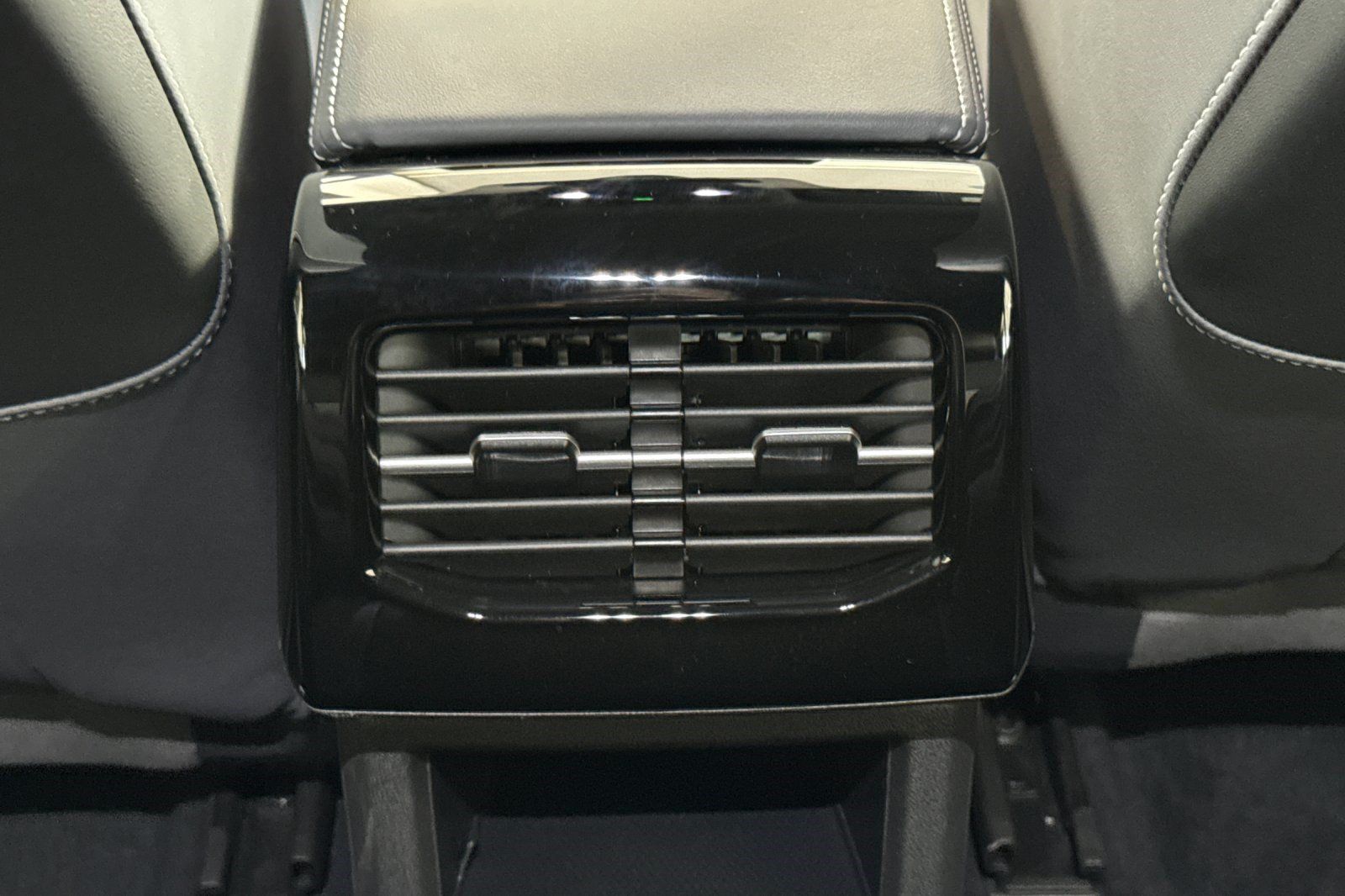 Used 2024 Volkswagen ID.4 Pro RWD image 16