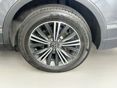 Used 2024 Volkswagen Tiguan Wolfsburg Edition FWD image 11