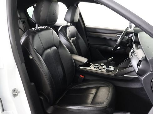 Used 2022 Alfa Romeo Stelvio Ti image 31
