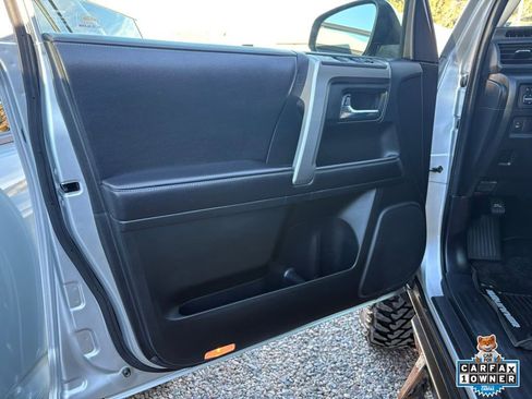 Used 2017 Toyota 4Runner SR5 Premium image 14