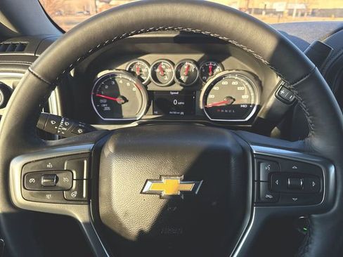 Used 2022 Chevrolet Silverado 1500 LT image 11