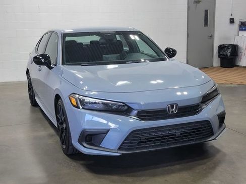 Used 2023 Honda Civic Sport image 4
