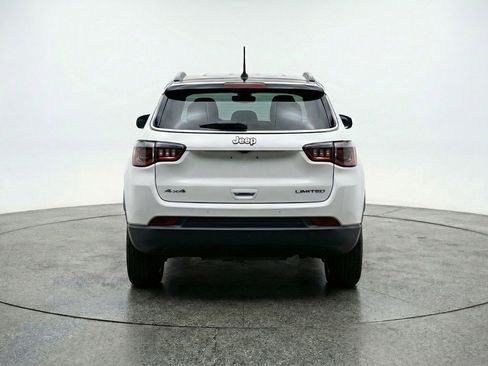 Used 2025 Jeep Compass Trailhawk image 7