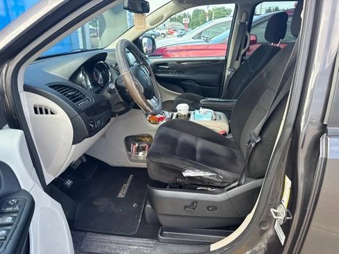 Used 2015 Dodge Grand Caravan SXT w/ UConnect Hands-Free Group FWD image 11
