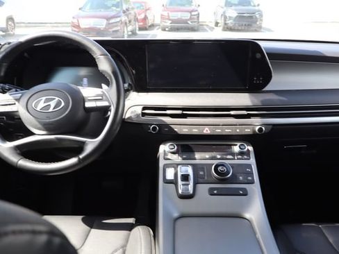 Used 2024 Hyundai Palisade SEL FWD image 9