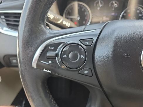 Used 2020 Buick Enclave Essence FWD image 18