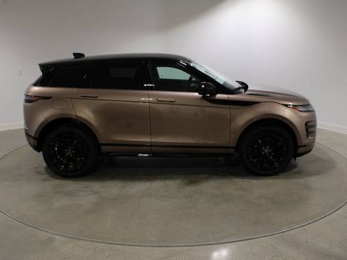 Used 2026 Land Rover Range Rover Evoque Dynamic SE AWD/4WD image 6