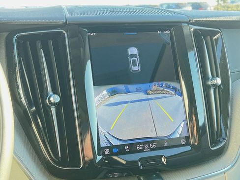 Used 2023 Volvo XC60 B5 Ultimate w/ Climate Package image 19