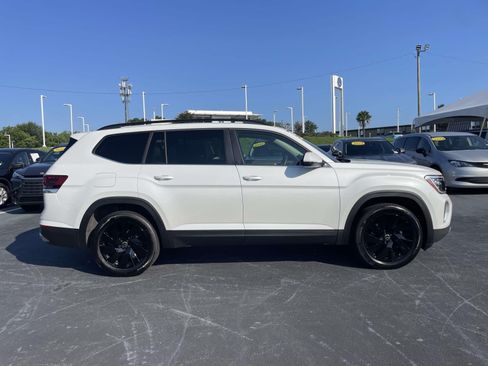 Certified 2026 Volkswagen Atlas SE w/ Panoramic Sunroof Package FWD image 8