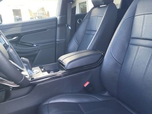 Used 2023 Land Rover Range Rover Evoque R-Dynamic S image 9